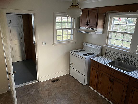 4th image of 2 W Edgerton St