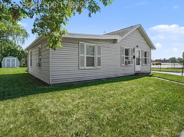 651 S Elm St, Lapeer, MI 48446