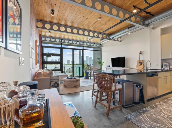 1401 Eva St #402, Austin, TX 78704