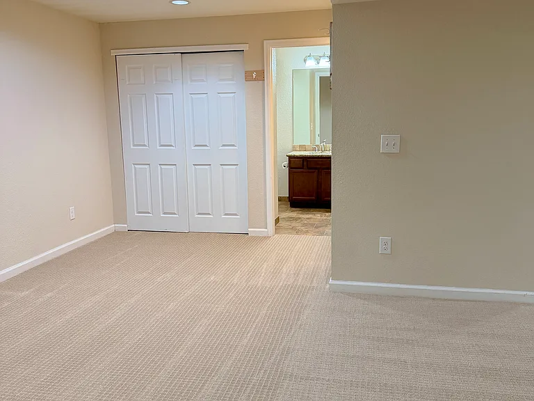 10657 W Roxbury Ave — Photo 32