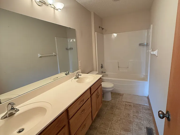 9129 Queen Ave S #NA — Photo 10