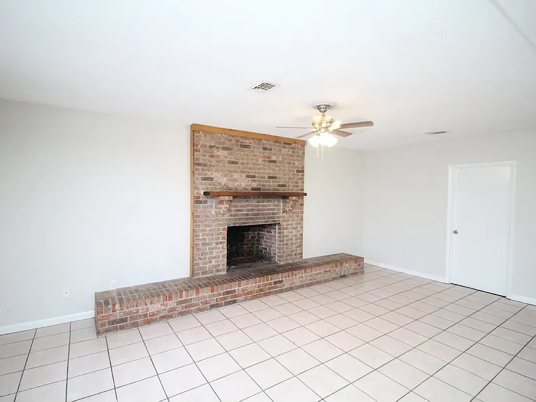 5078 Barbara Ln — Photo 2