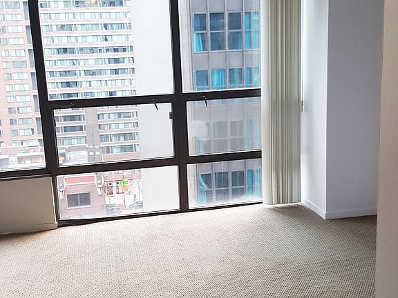 5th image of 230 E Ontario St APT 1404