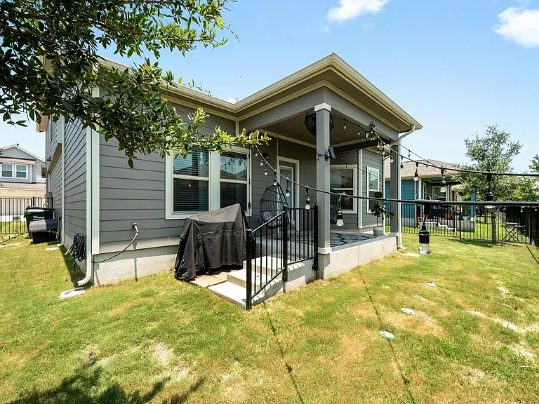 111 Simon — Photo 12