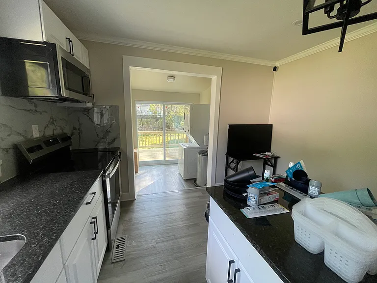 220 Highland Ave SW — Photo 7