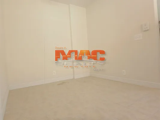 Rented by MAC Realty NY | media 9