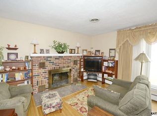 132 Shorbs Hill Rd, Hanover, PA 17331