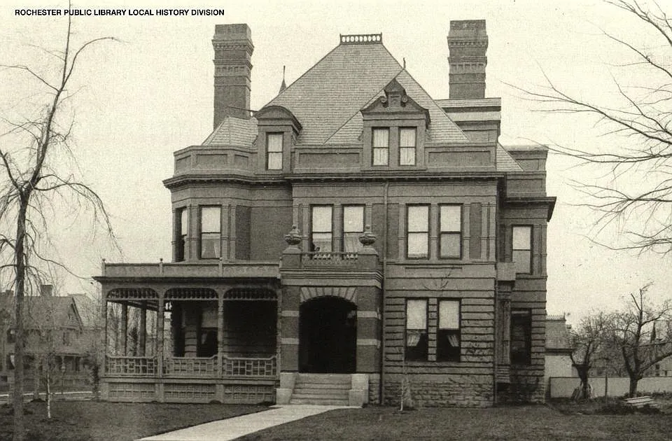 Building Photo - 757 East Ave