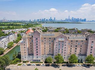 207 Shearwater Ct W #44R, Jersey City, NJ