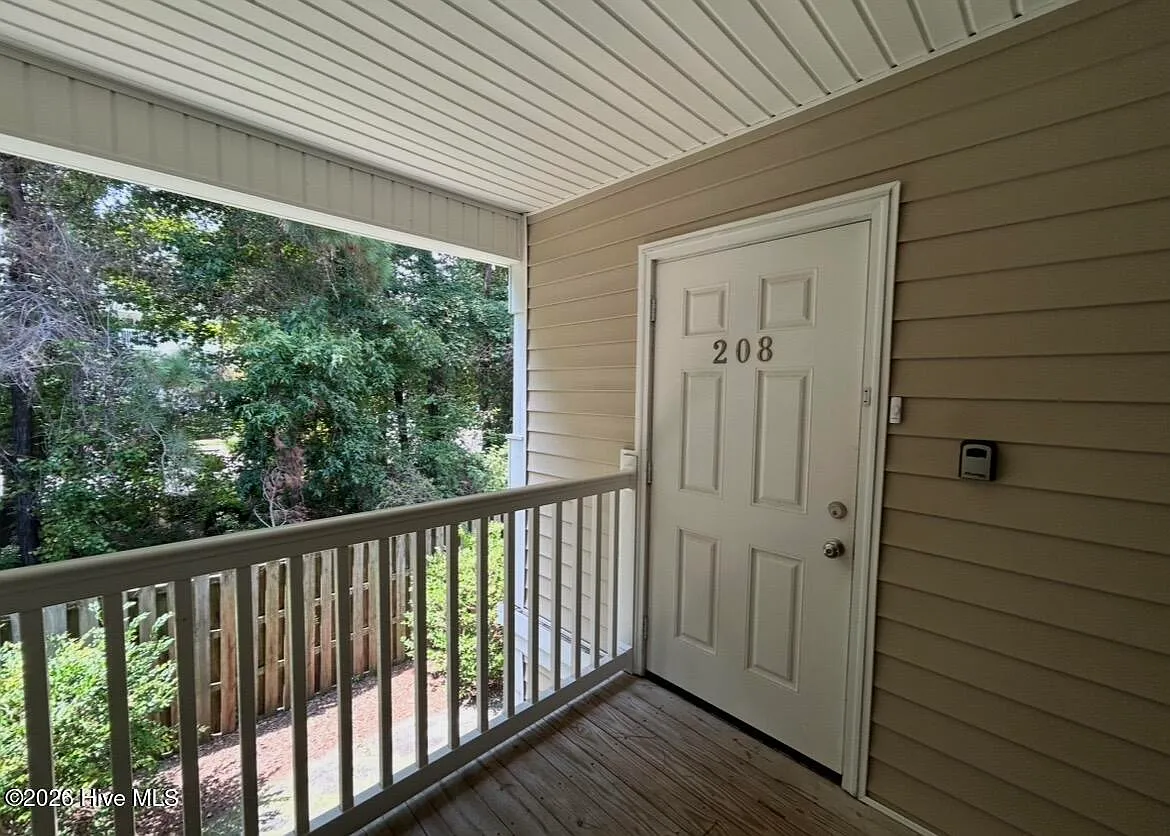 2 bed, 2.0 bath, 1080 sqft, $1,800 — Photo 2