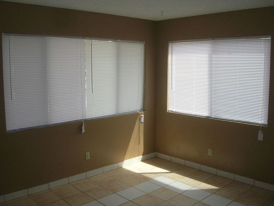 2nd image of 336-38 Hillside Ct