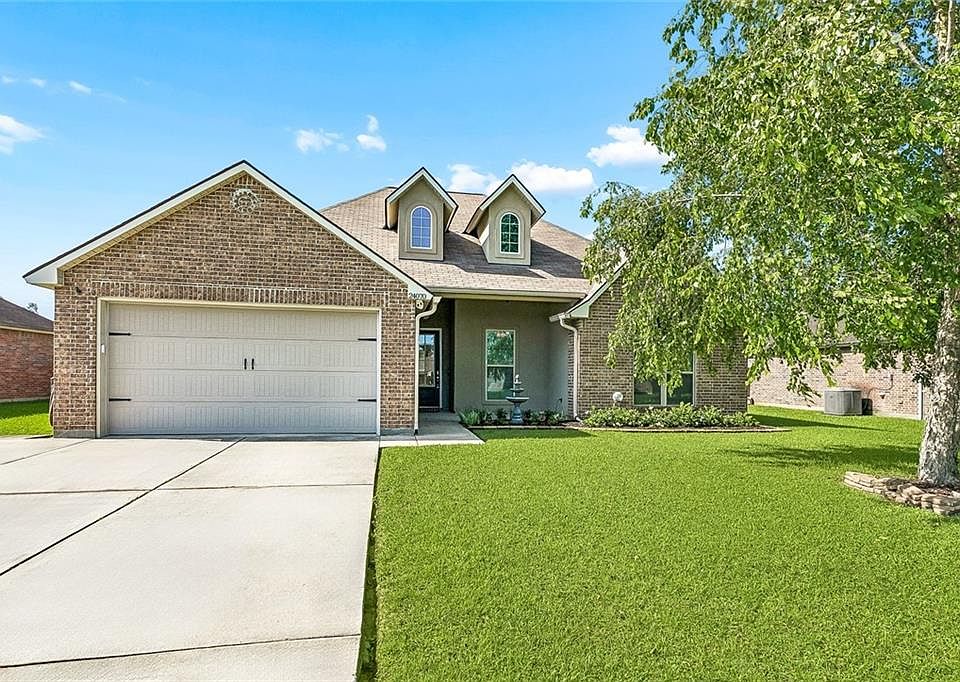 1st image of 24070 Laurel Oak Ave