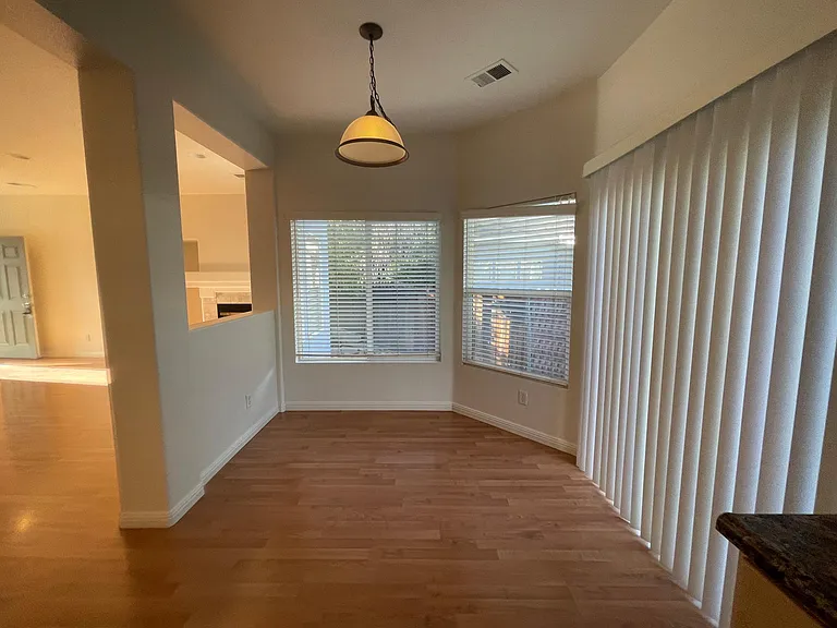 5358 Desert Peach Dr — Photo 7