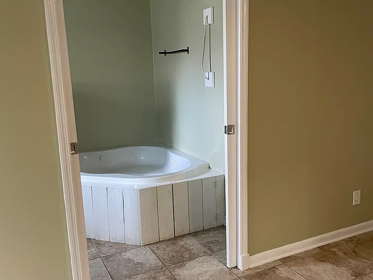 4130 Sebring Ave — Photo 12