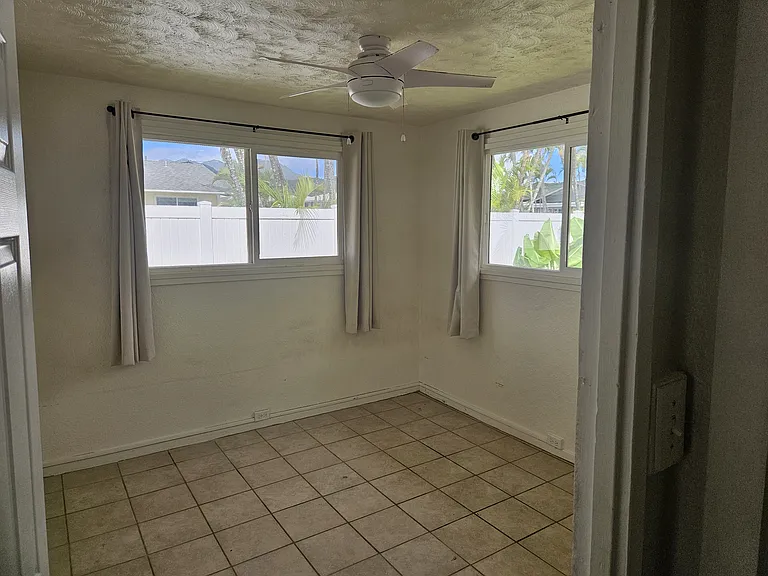 2nd bedroom looking in