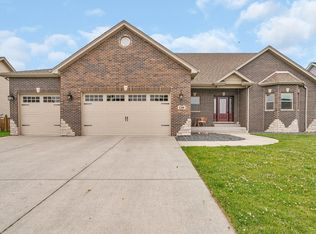1200 Farmstone Dr, Diamond, IL 60416