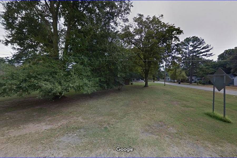 2nd image of 425 Cross St