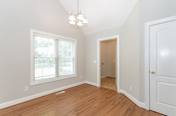 5th image of 7071 Blue Springs St