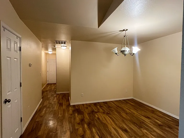 Samantha Ct — Photo 5