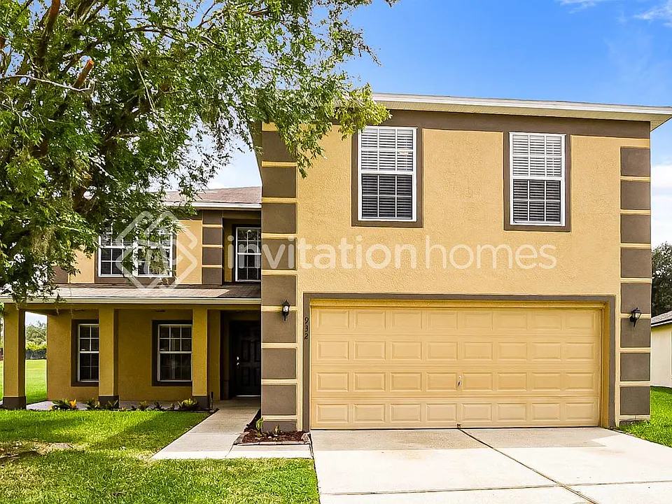932 Crystal Bay Ln