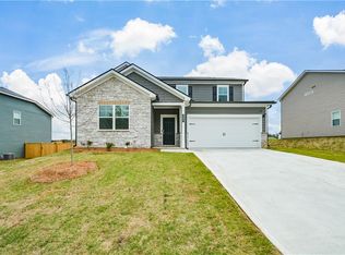 102 Summit Pointe Dr, Dallas, GA 30132