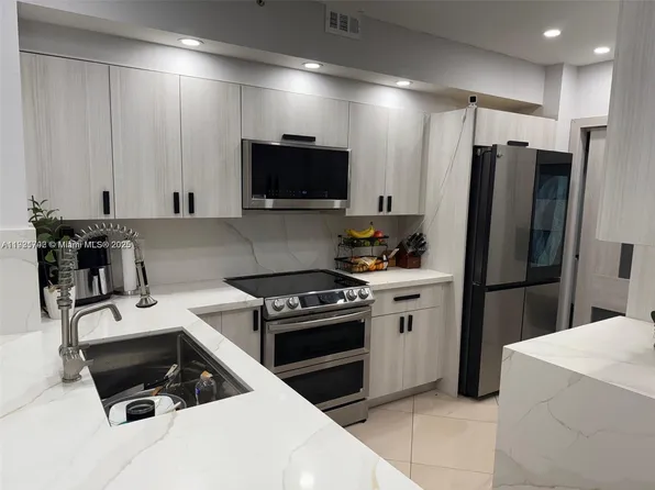 2351 W Preserve Way APT 107, Miramar, FL 33025