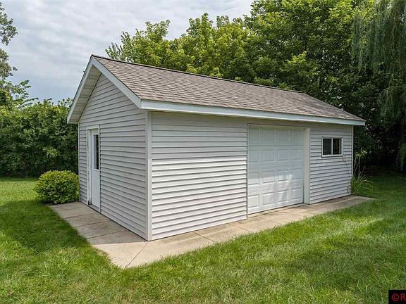 4th image of 1207 Crystal Lake Ct