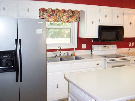 5th image of 224 Marsha Dr
