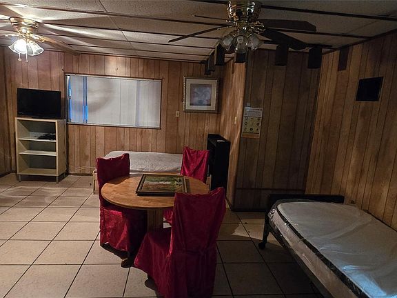 4th image of 2221 Jamaica Drive