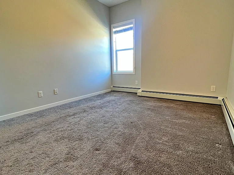 213 Mountain St — Photo 15