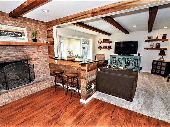 3rd image of 374 Terebet Ct