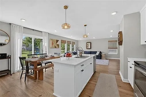 8905 SW 8th St — Photo 11