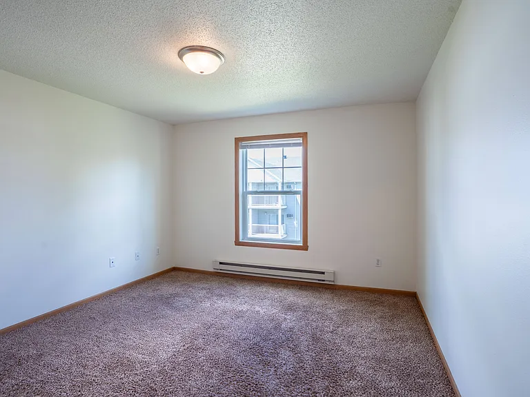 Fargo, ND Stonebridge Apartments | 21B | Bedroom