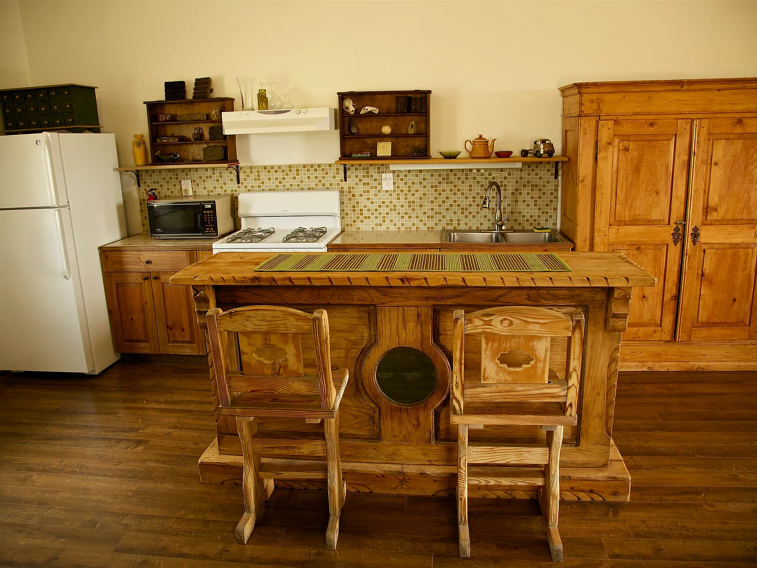 1 bed, 700 sqft, $1,600 — Photo 4