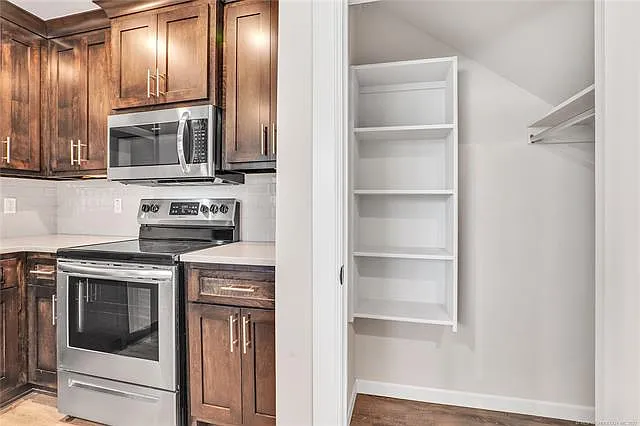724 N Date Ave — Photo 14