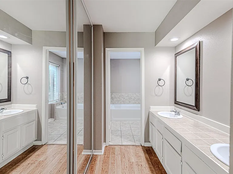 18506 Creekfield Ct — Photo 31