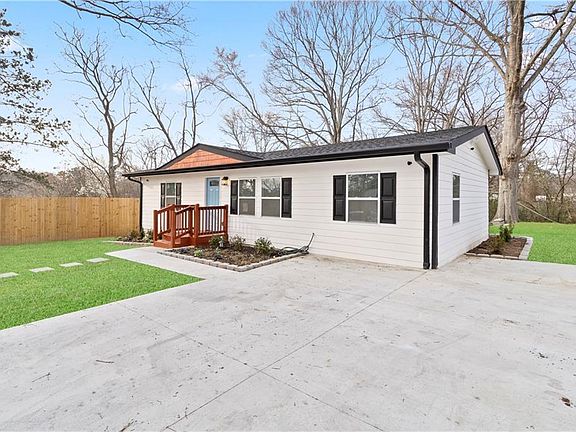 3rd image of 586 High Dr