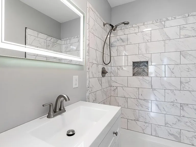 715 S 13th St — Photo 16