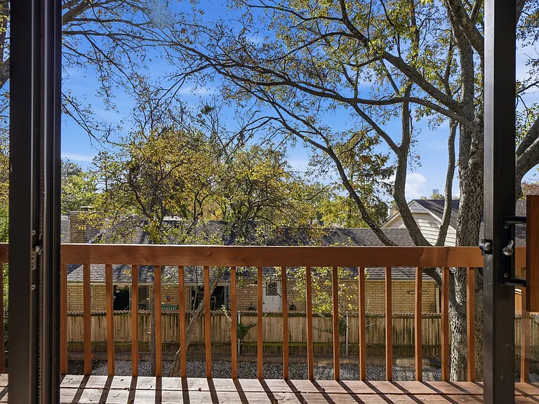3310 E 68th Pl #4 — Photo 32