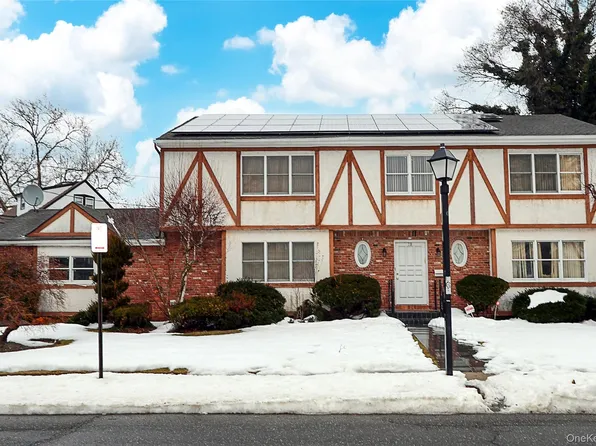 28 Polo Road, Great Neck, NY 11023