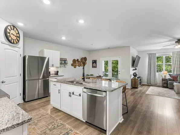 1230 Sylvan Park Ct, Spring Hill, TN 37174