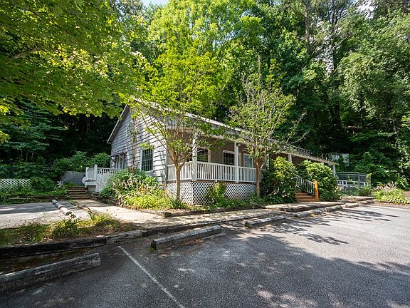 3rd image of 111 Heritage Hollow Dr