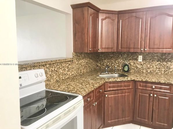 1540 NE 191st St APT 102