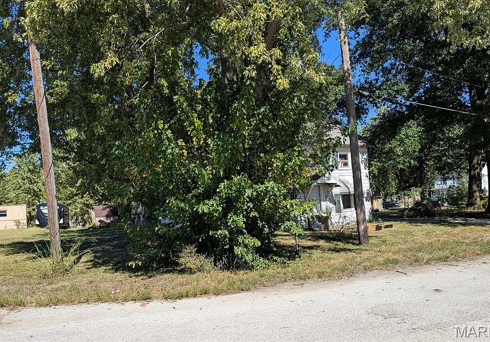 2nd image of 217 E White St