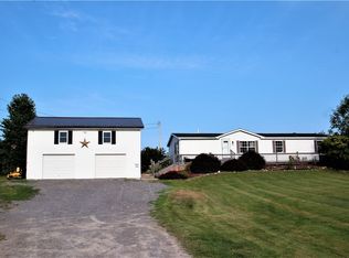 10147 S Saint Rd, Pavilion, NY 14525