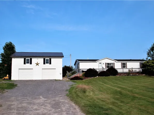 10147 S Saint Rd, Pavilion, NY 14525