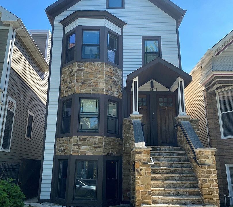 1st image of 1841 W Melrose St #2