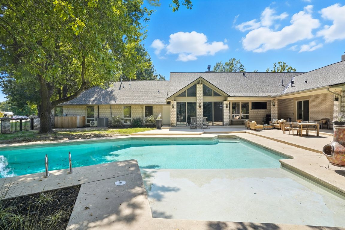 next background image