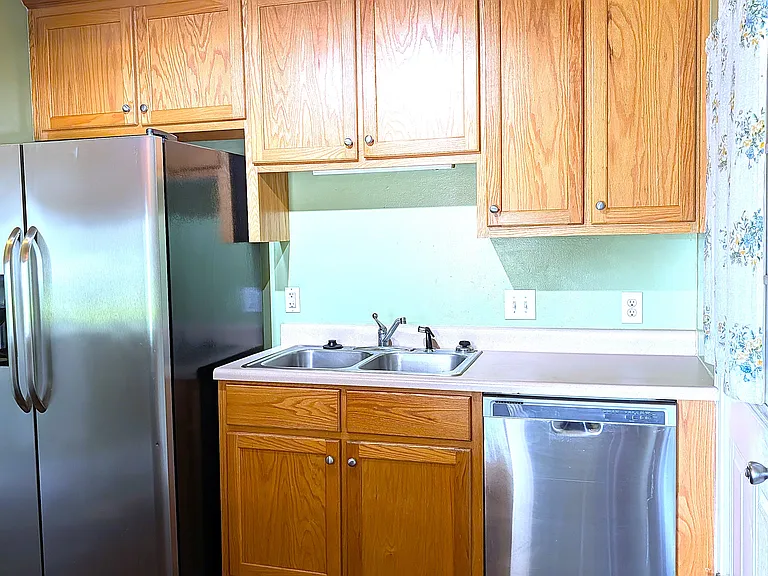 118 Georgetown Blvd — Photo 5