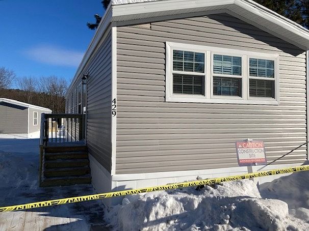 1st image of 429 Lazy Branch Dr
